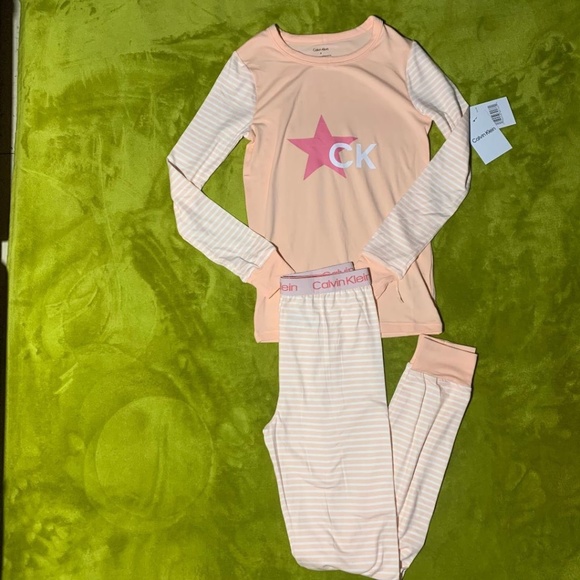 NWT  Calvin Klein Girls 2 piece Pajamas set size 8 - Picture 5 of 10